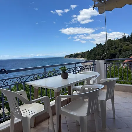Everblue - Halkidiki Beachfront Hotel *